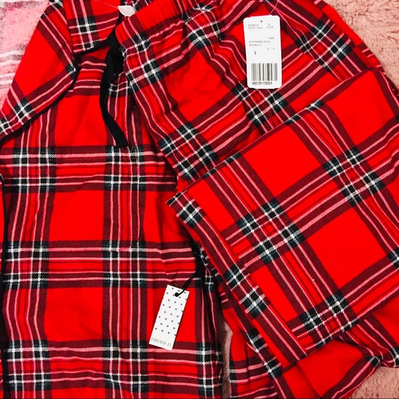 Forever 21 Plaid Red Pajamas - Picture 3 of 3